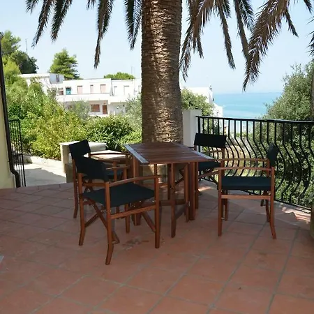 Villa Garganomareborghi 4 *
