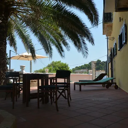 Villa Garganomareborghi 4 *