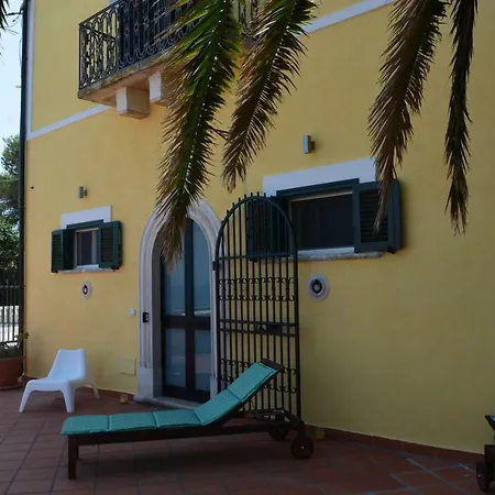 Garganomareborghi 4 * San Menaio